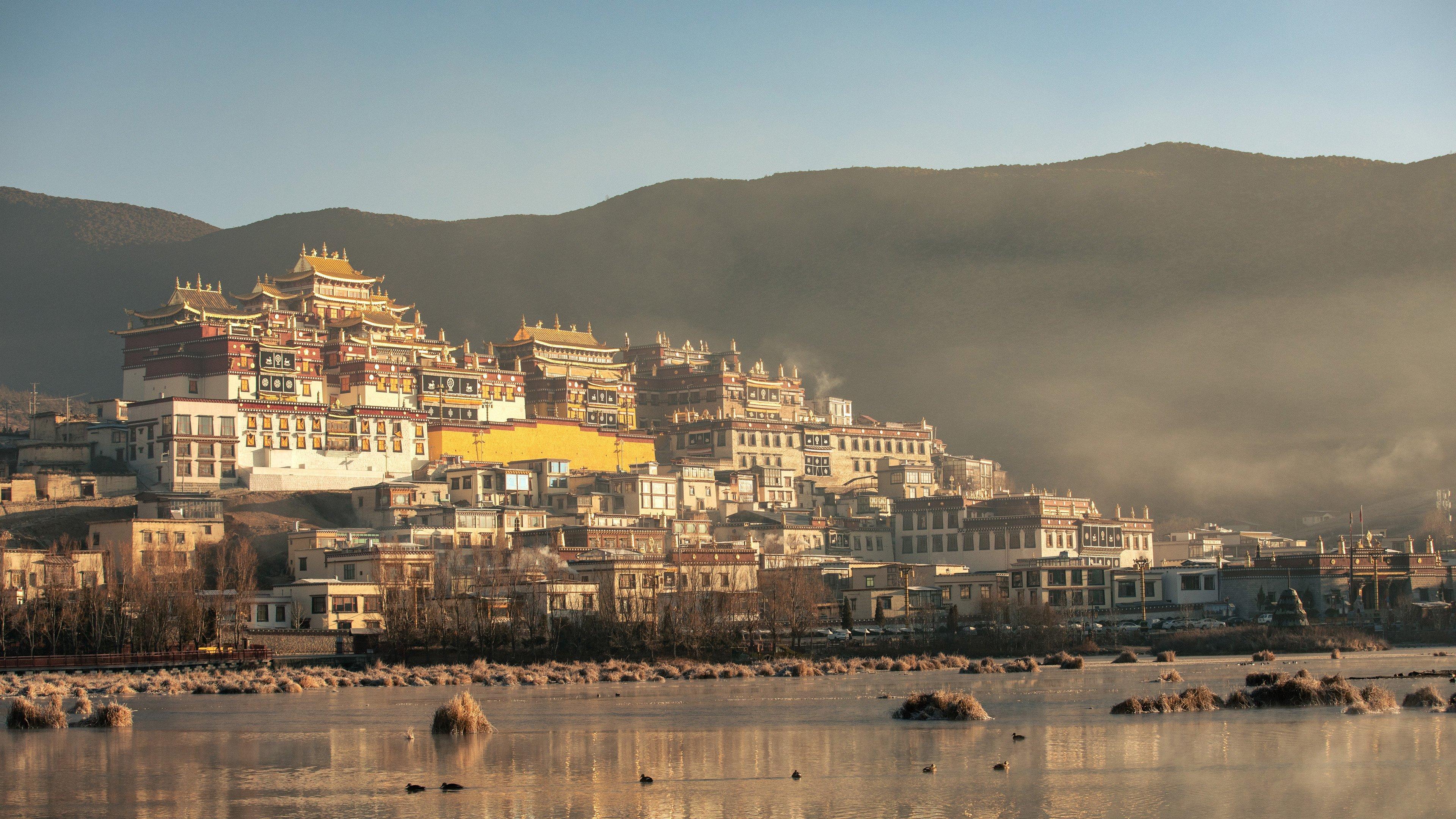 Hotel Indigo Diqing Moonlight City By Ihg Shangri-La Eksteriør bilde
